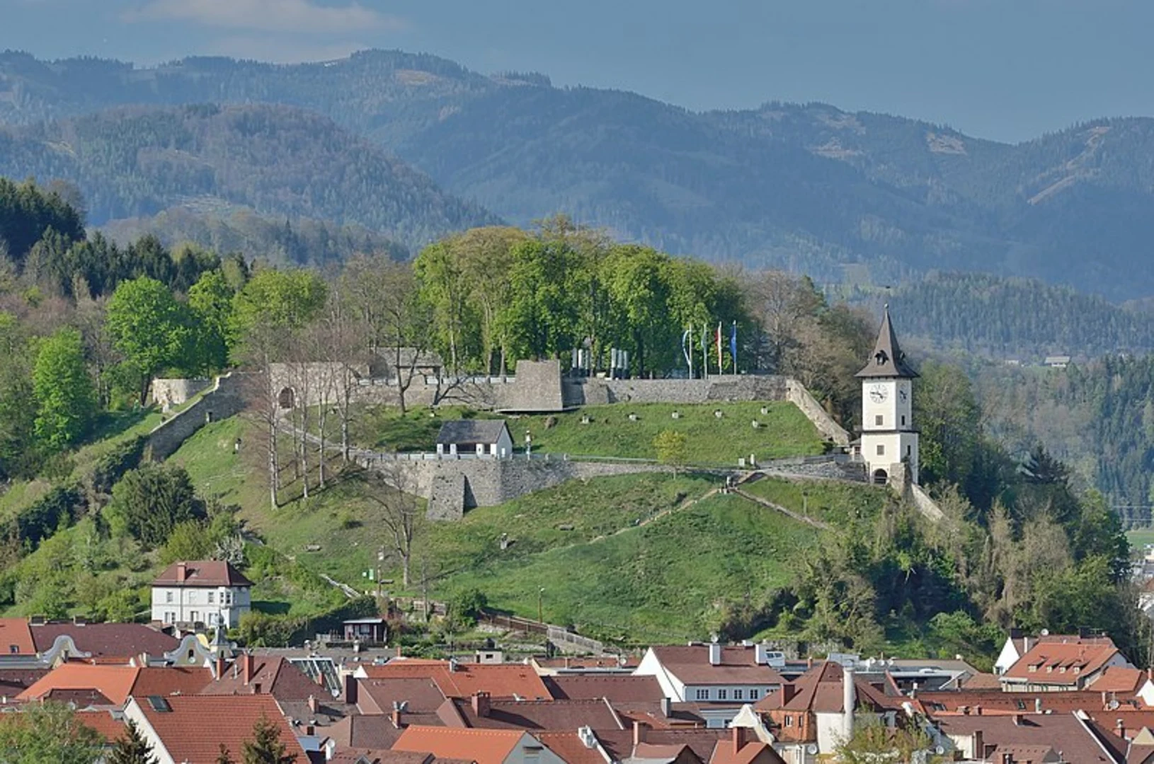 An image depicting the trail Wanderung von Bruck an der Mur auf das Madereck and its surrounding area.