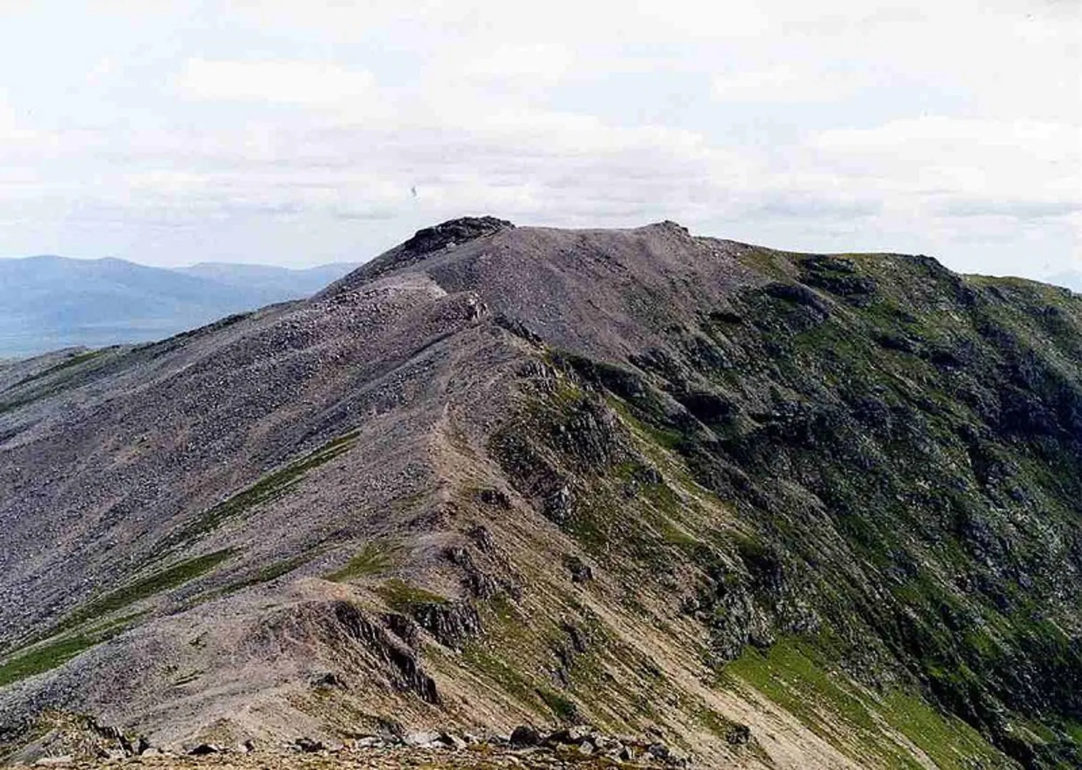 An image depicting the trail Conival Peak and its surrounding area.
