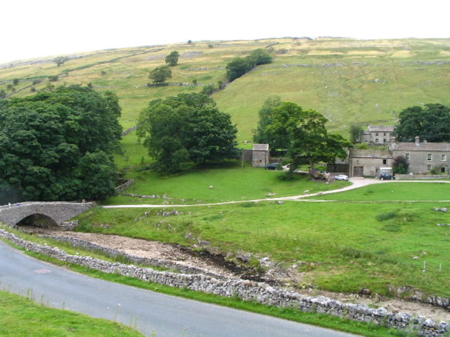 An image depicting the trail River Wharfe Loop - Yockenthwaite and its surrounding area.