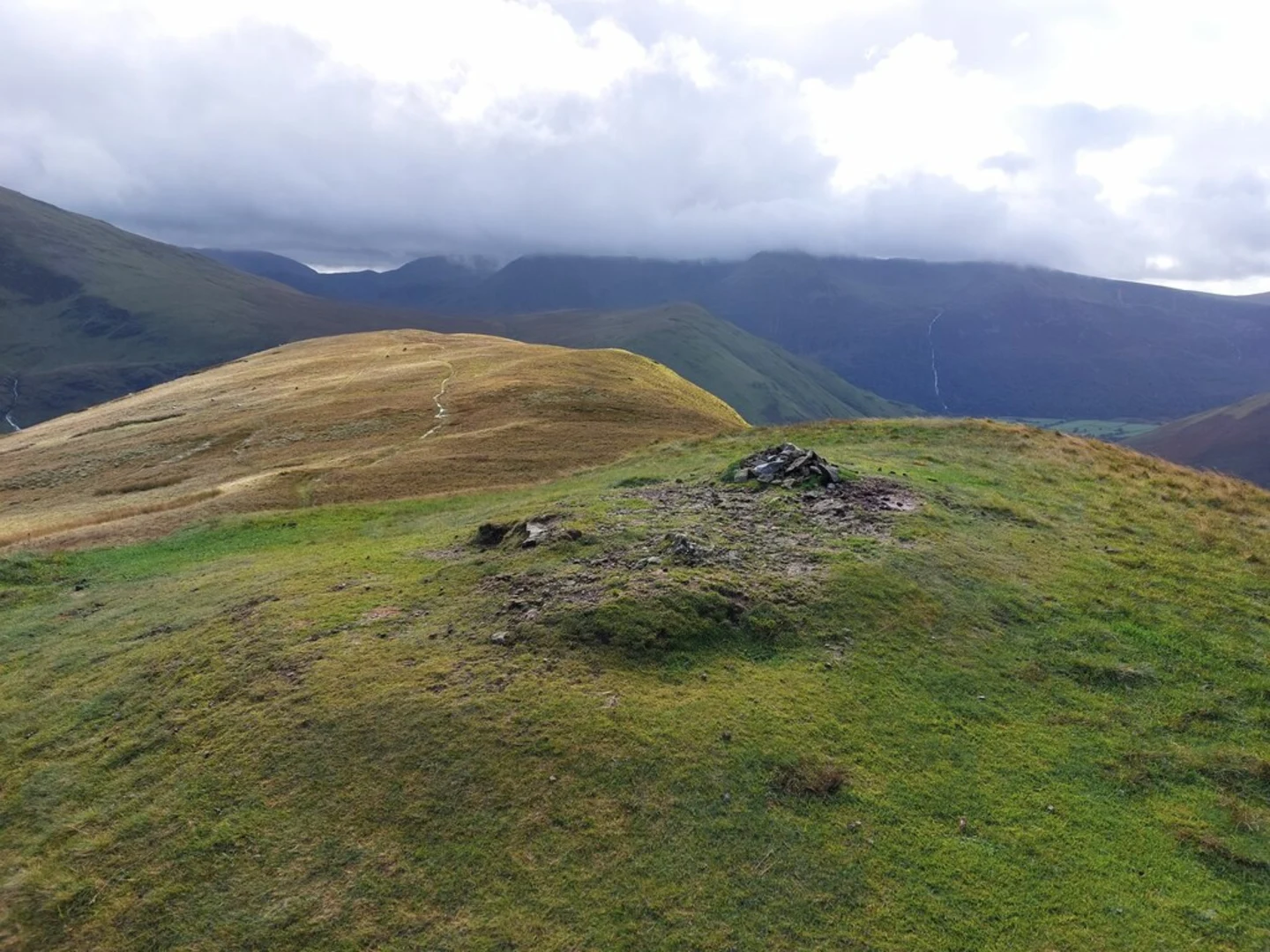 An image depicting the trail Knott Rigg and its surrounding area.