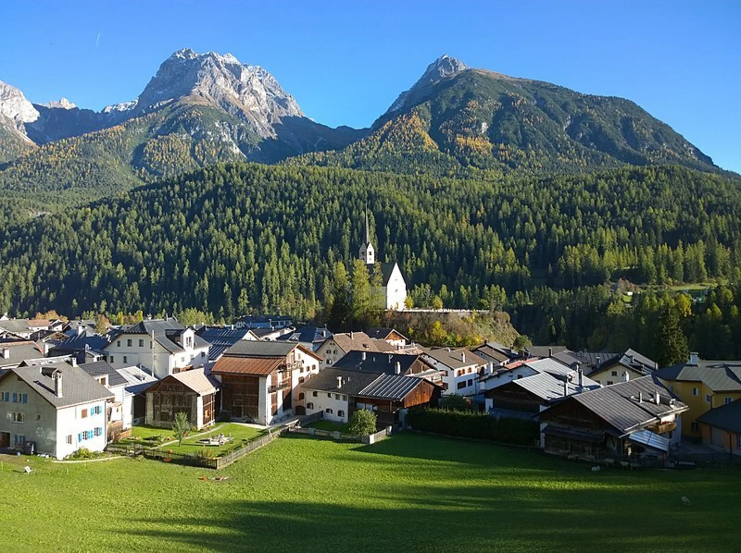An image depicting the trail Via a l’En and its surrounding area.