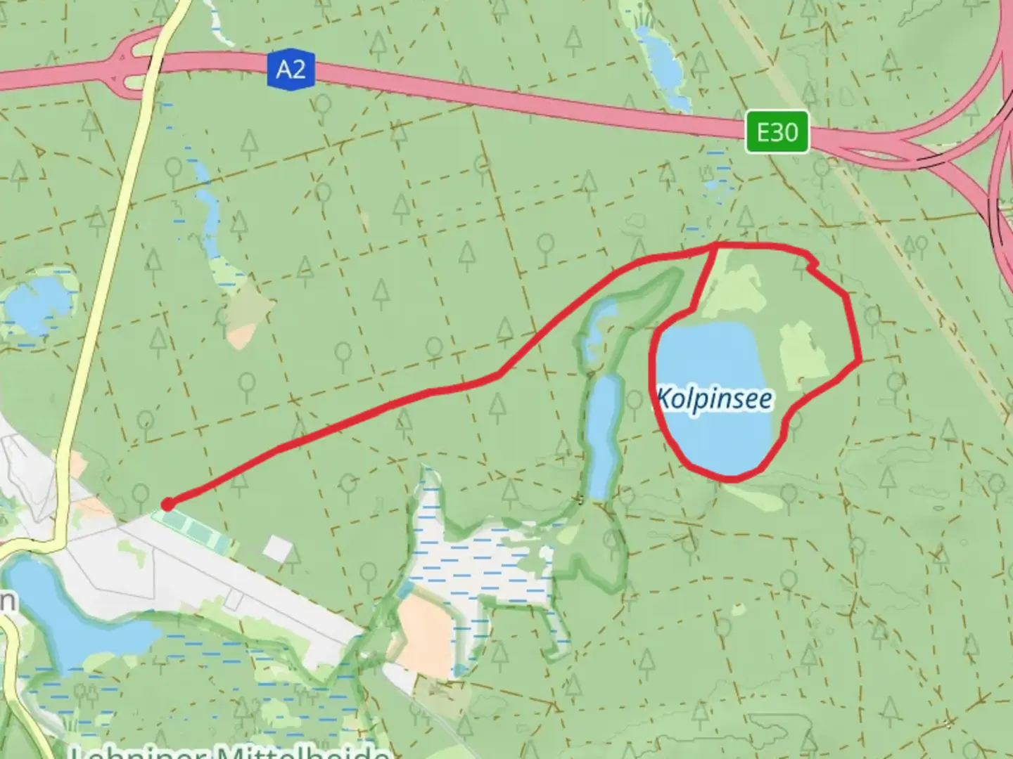 An image depicting the trail Kolpinsee Loop via Rundwanderweg Kolpinsee and its surrounding area.