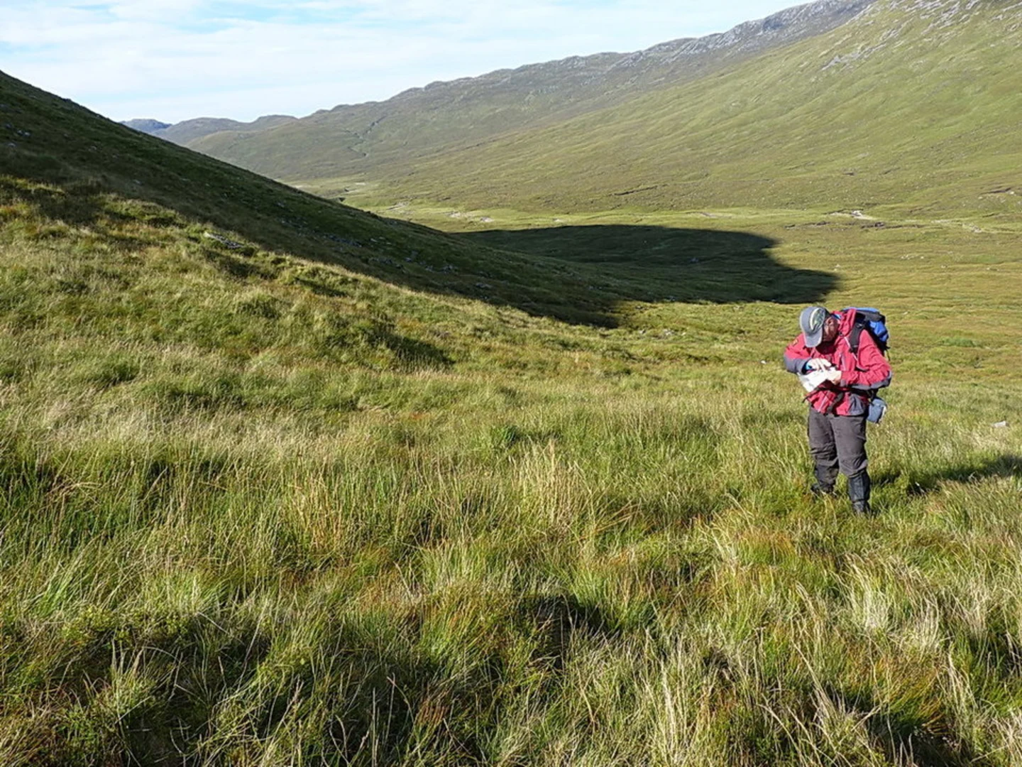 An image depicting the trail Sgùrr na Feartaig and its surrounding area.