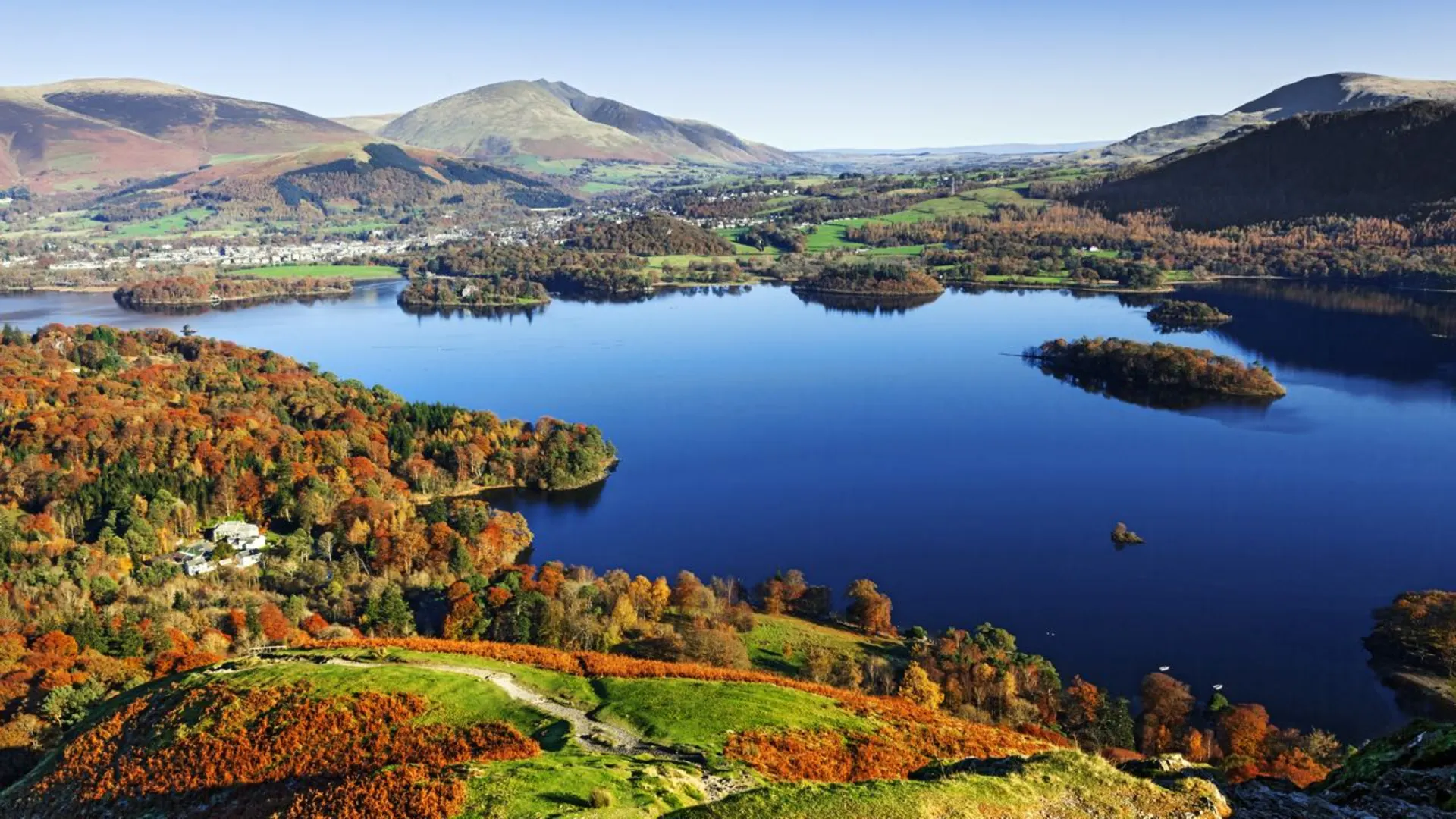 An image depicting the trail Cumbria Way and its surrounding area.