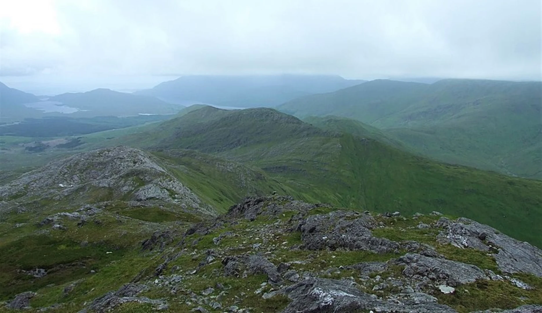 An image depicting the trail Búcán and Leenaun Loop and its surrounding area.