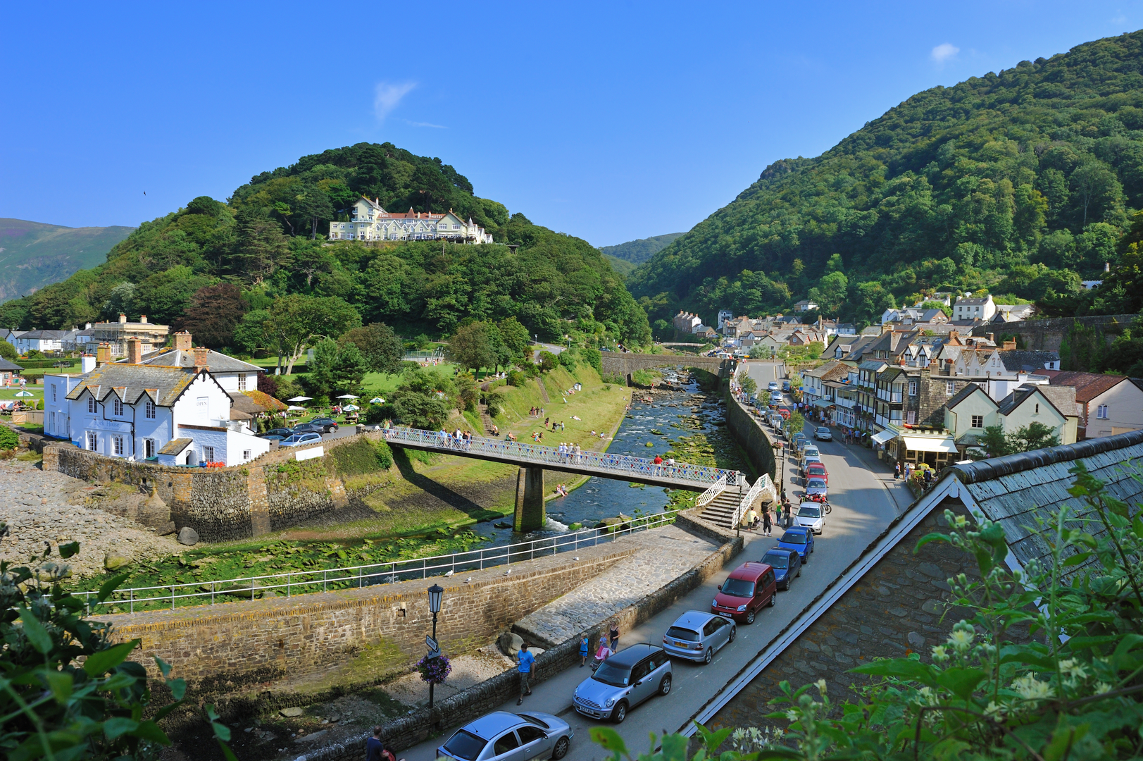 An image depicting the trail Lynmouth Circular via Watersmeet and Countisbury and its surrounding area.