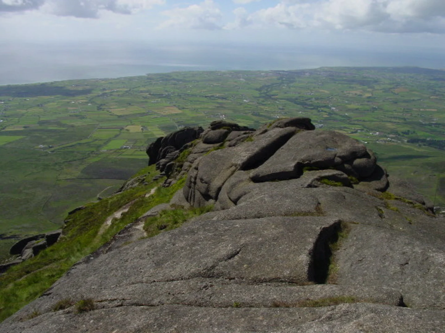 An image depicting the trail Slieve Binnian Mountains and Blue Lough Loop and its surrounding area.