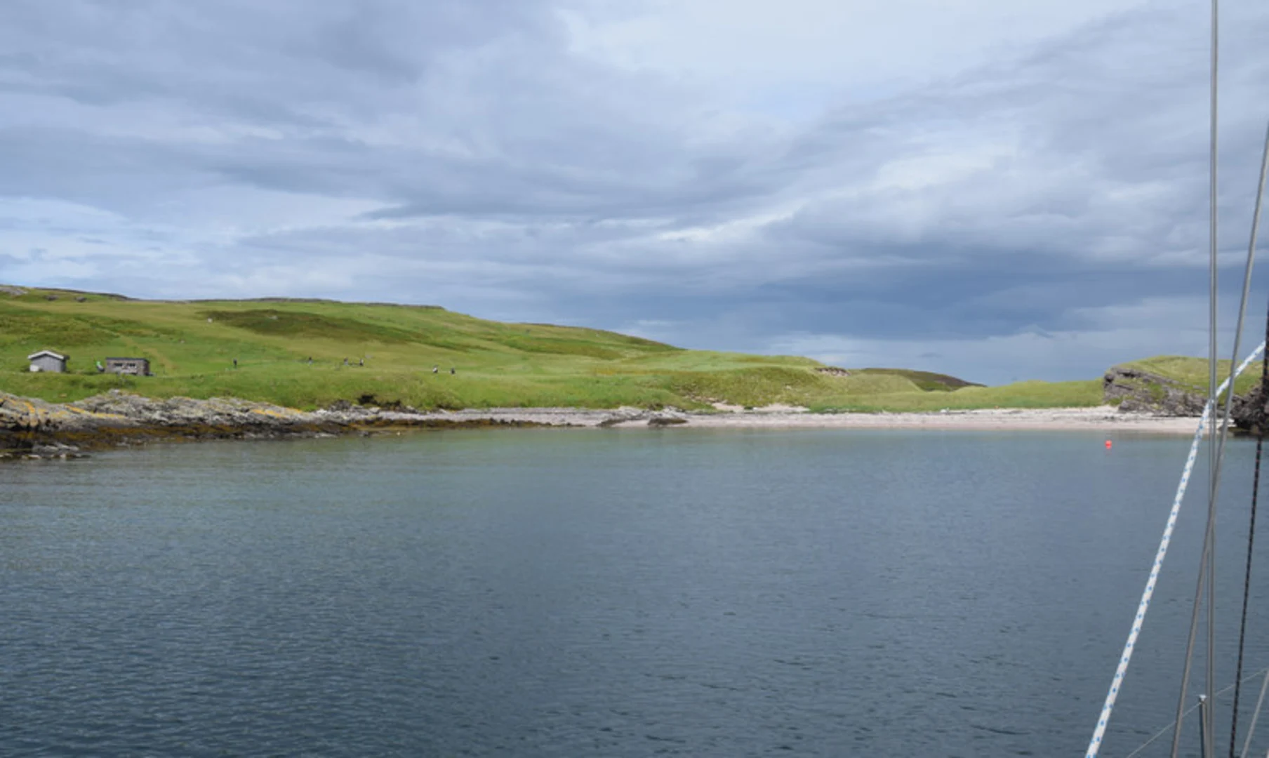 An image depicting the trail Handa Island West Loop via Sithean Mor and its surrounding area.