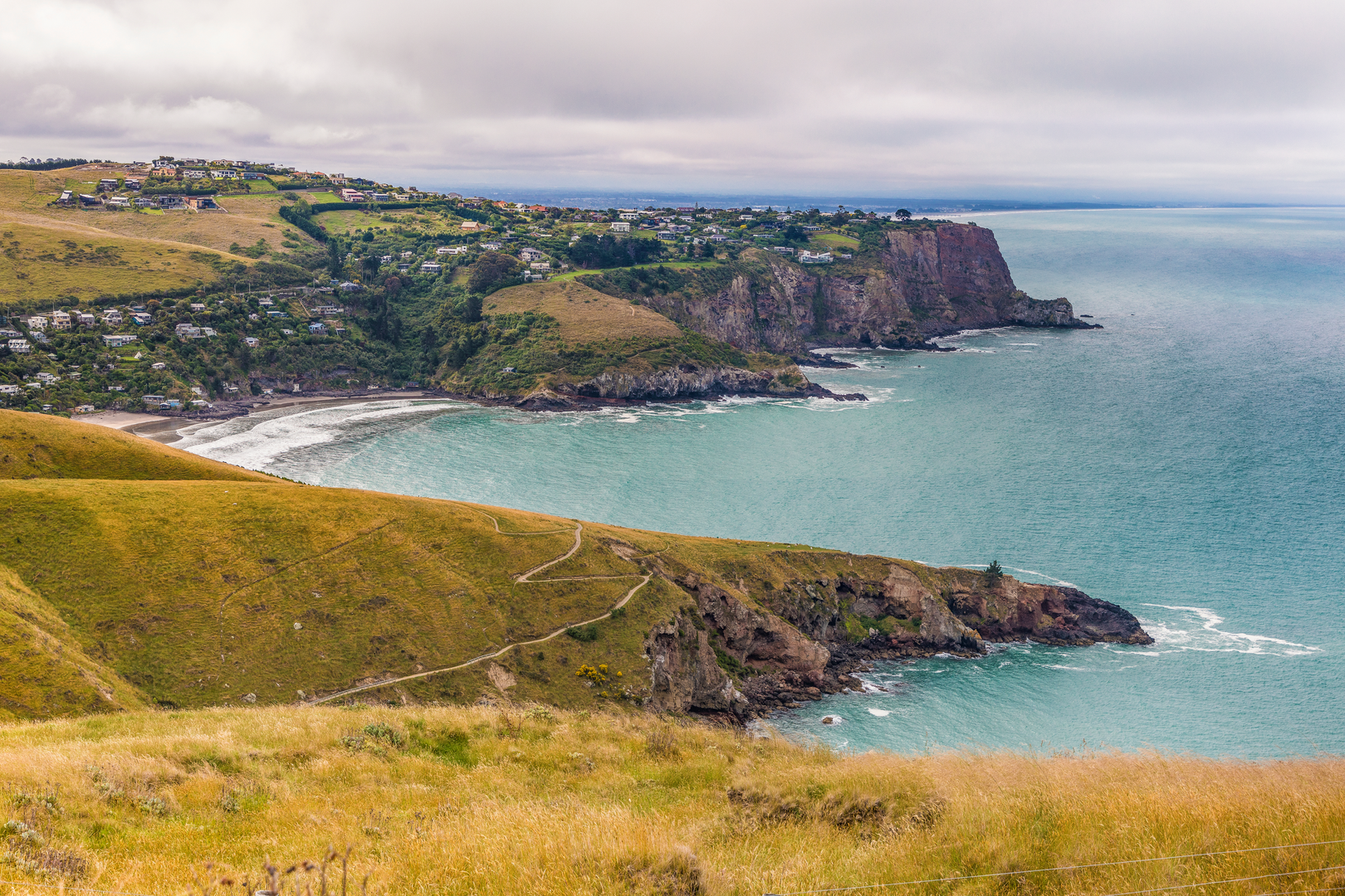 An image depicting the trail Taylors Mistake to Sumner Beach Coastal Walk and its surrounding area.