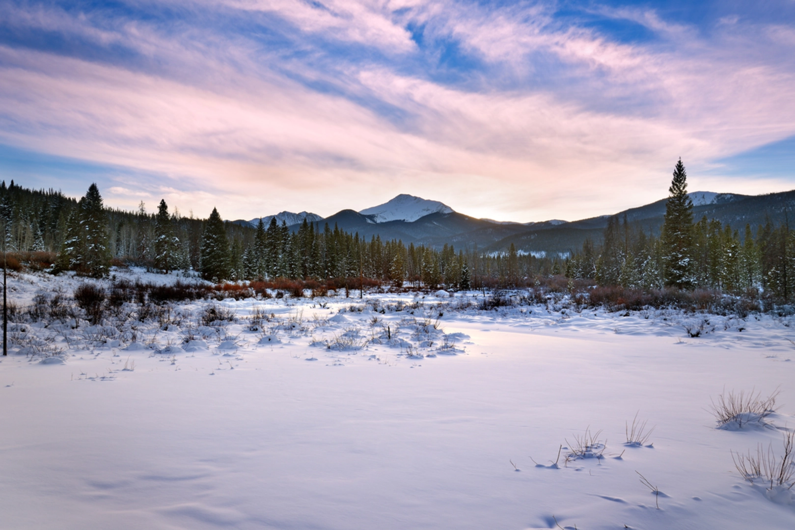 An image depicting the trail Saint Louis Pass Trail and its surrounding area.