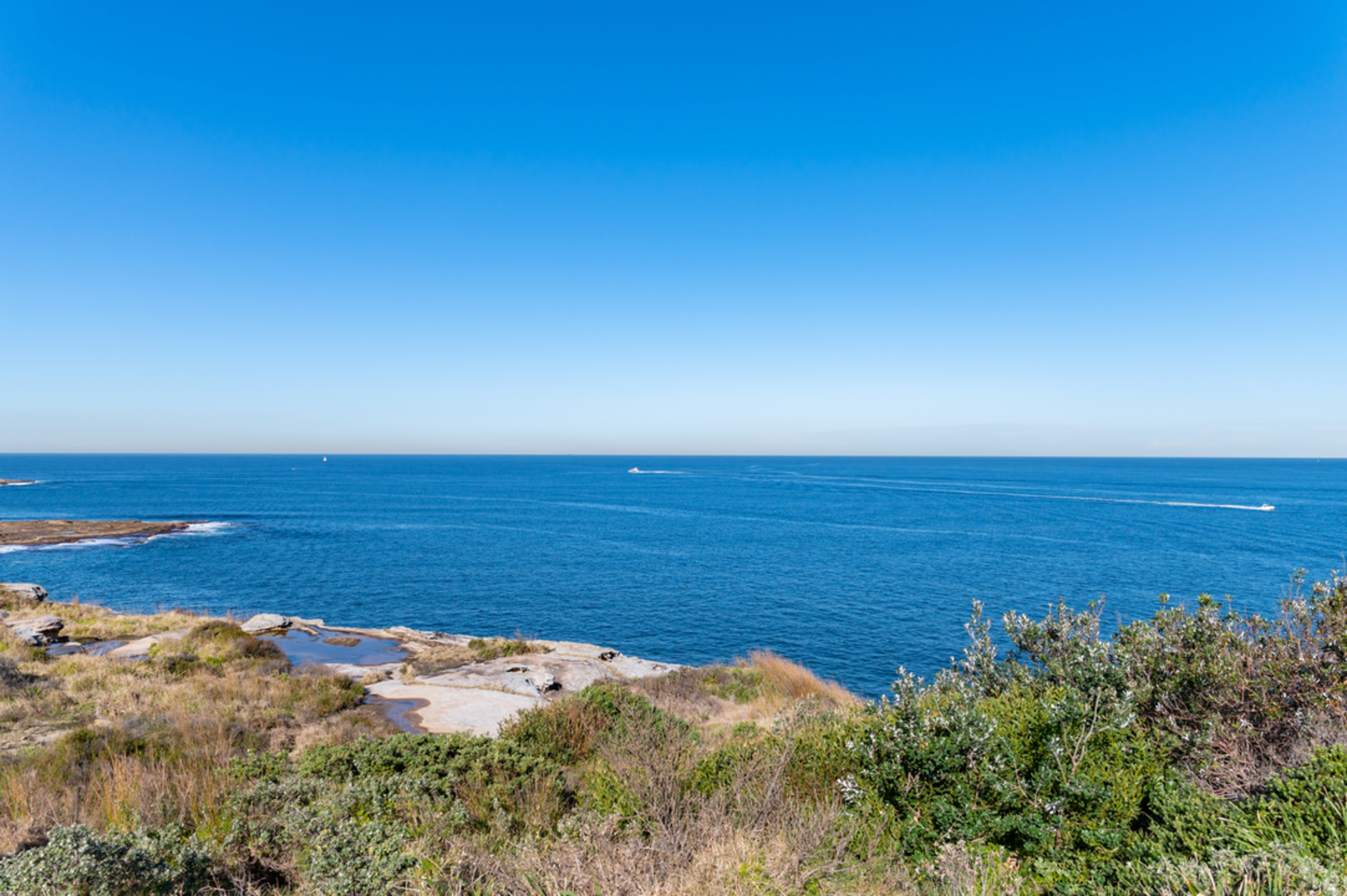 An image depicting the trail Henry Head Track and its surrounding area.