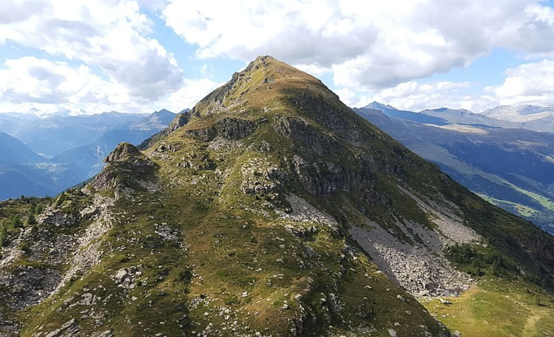 An image depicting the trail Blenio Valley Trail and its surrounding area.