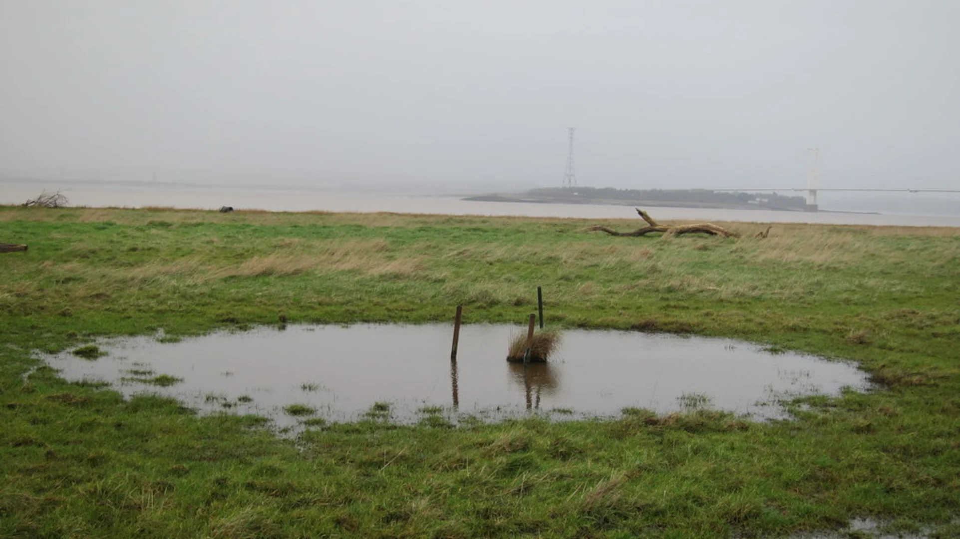 An image depicting the trail Northwick Warth and Severn Way and its surrounding area.