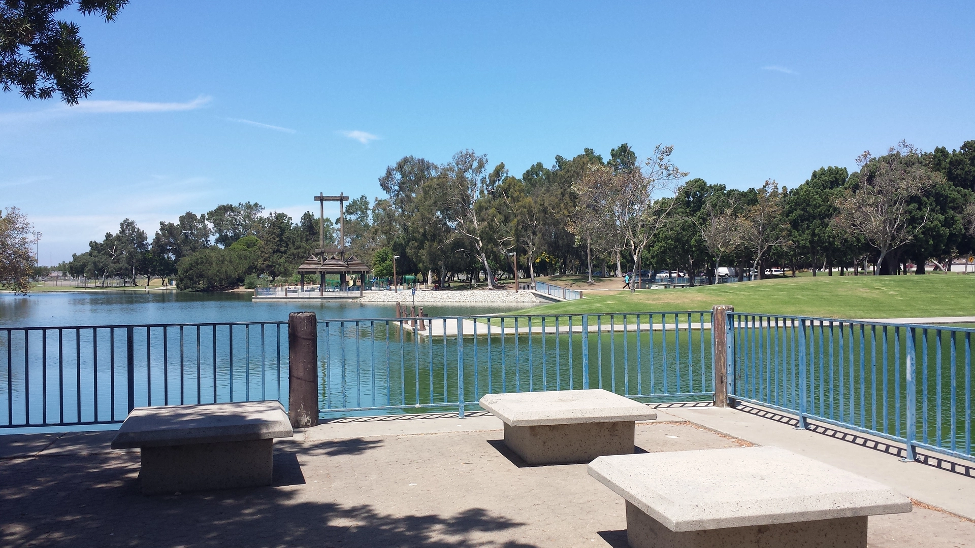 An image depicting the trail North Lake Park Loop and its surrounding area.