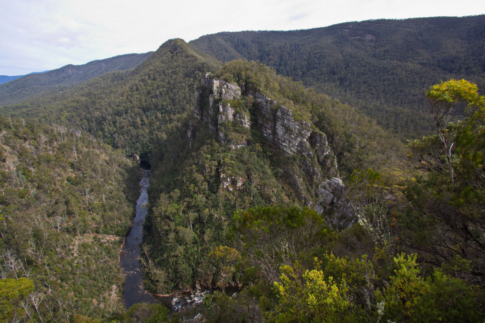 An image depicting the trail Alum Cliffs Walk and its surrounding area.