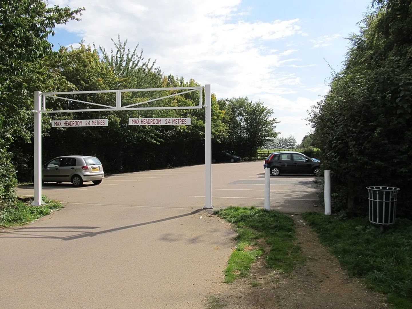 An image depicting the trail Stoke Wood Loop and its surrounding area.
