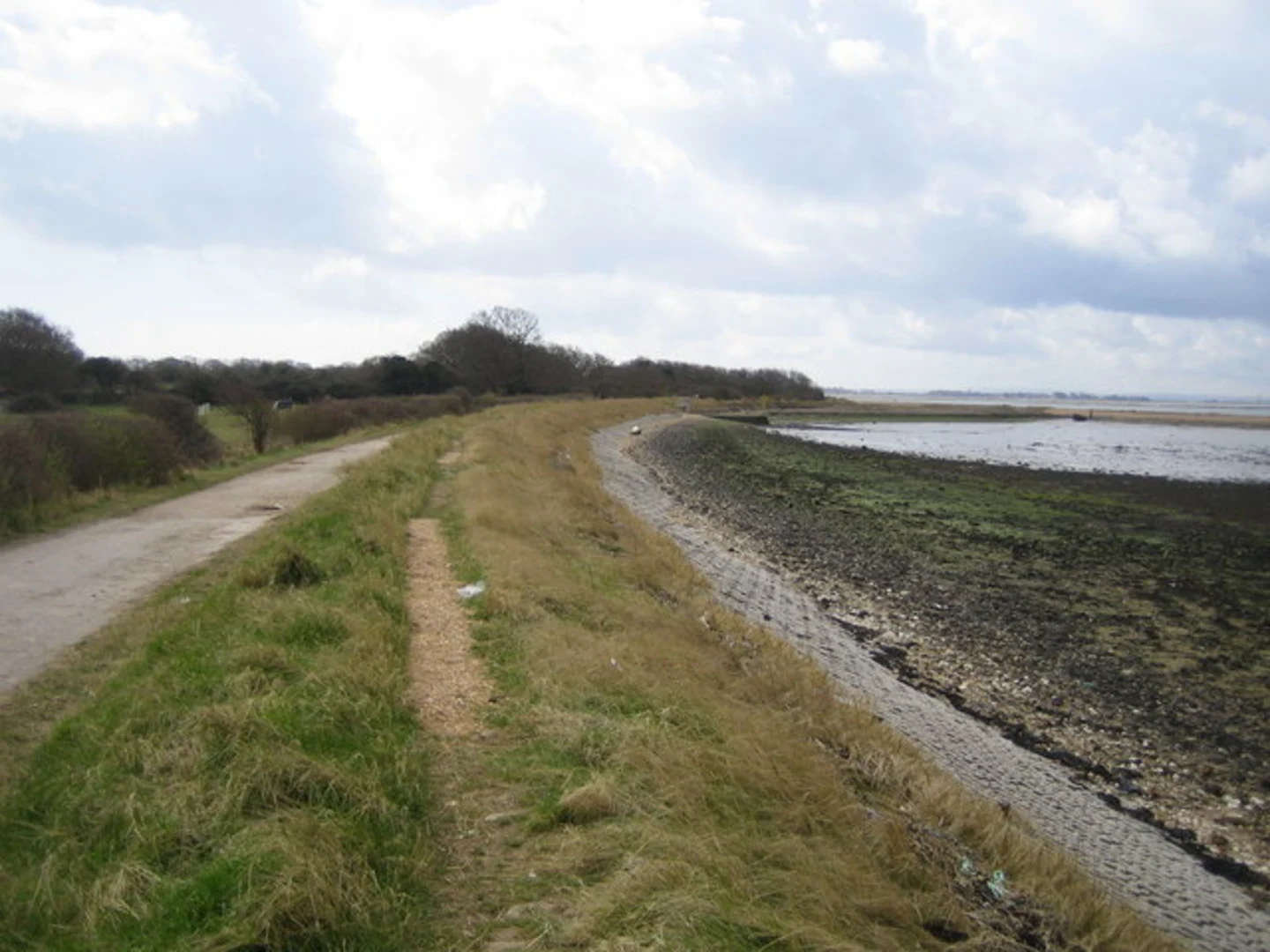 An image depicting the trail Langstone Harbour Waterside Route and its surrounding area.