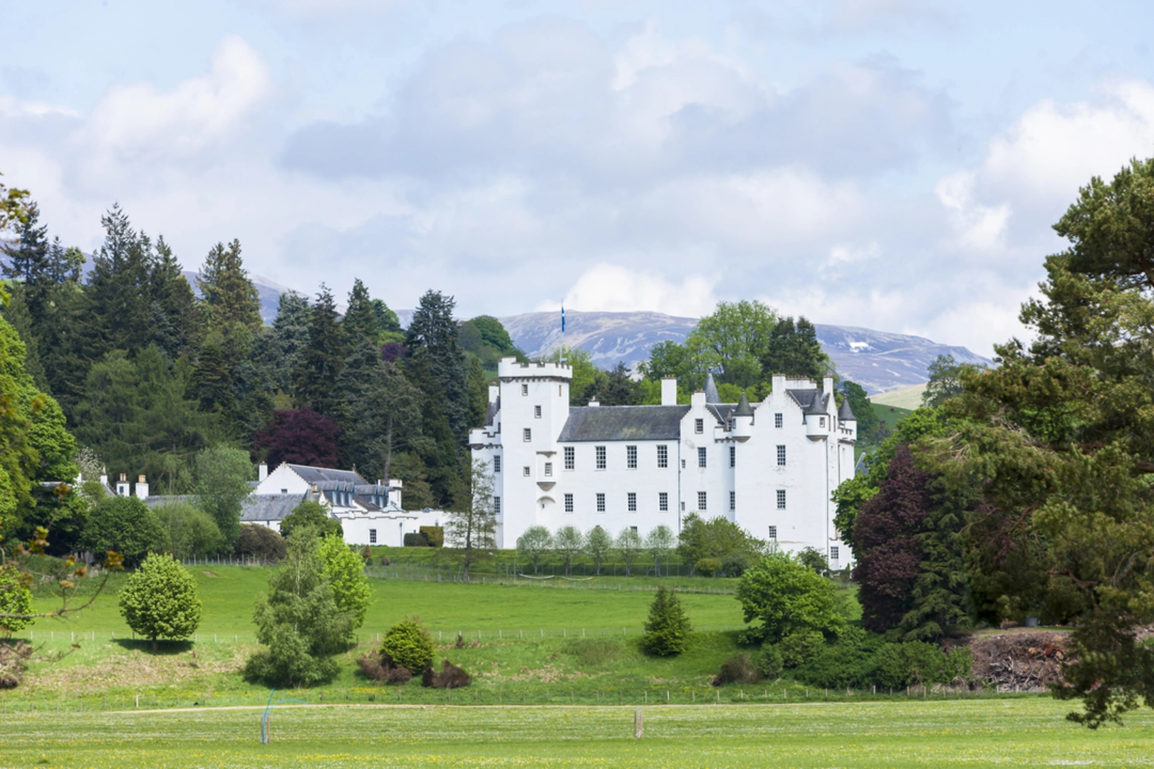 An image depicting the trail Beinn Dearg - Blair Atholl and its surrounding area.