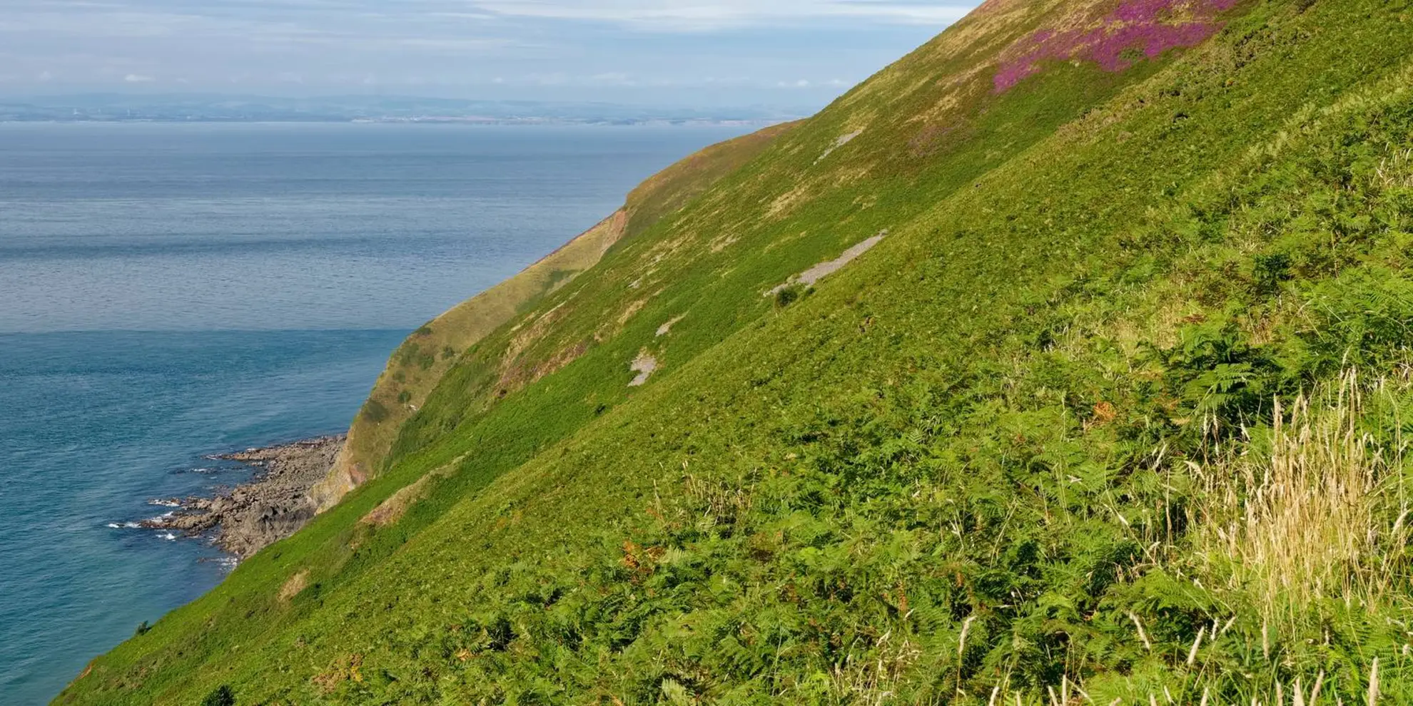 An image depicting the trail Barna Barrow History Walk and its surrounding area.