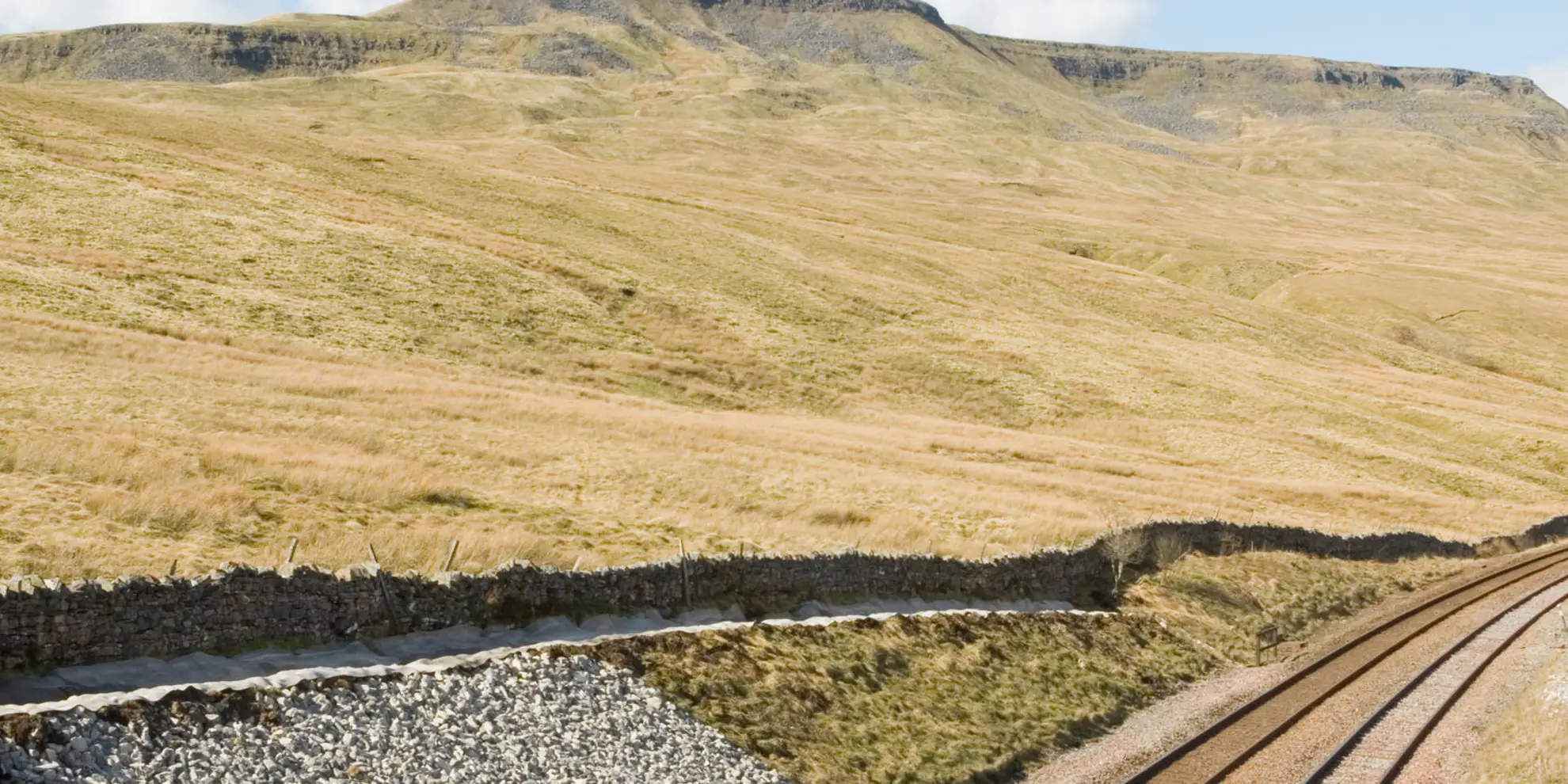 An image depicting the trail Mallerstang - Hell Gill - Old Road - Wild Boar Fell and Swarth Fell and its surrounding area.