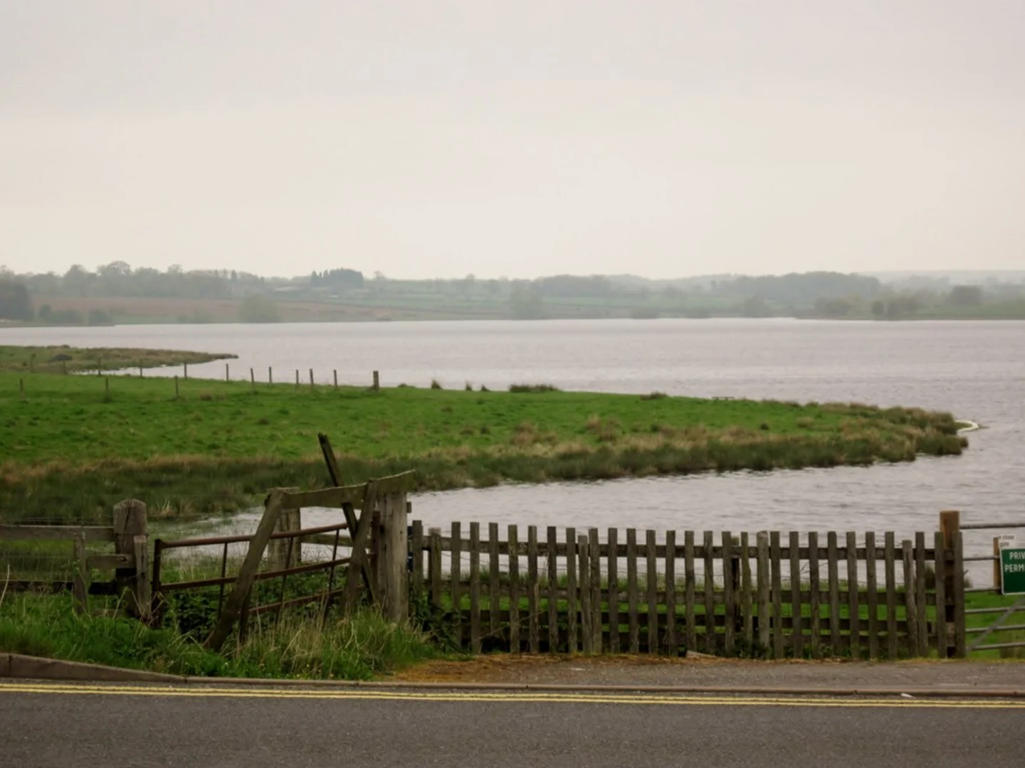 An image depicting the trail Admaston and Blithfield Reservoir Loop and its surrounding area.