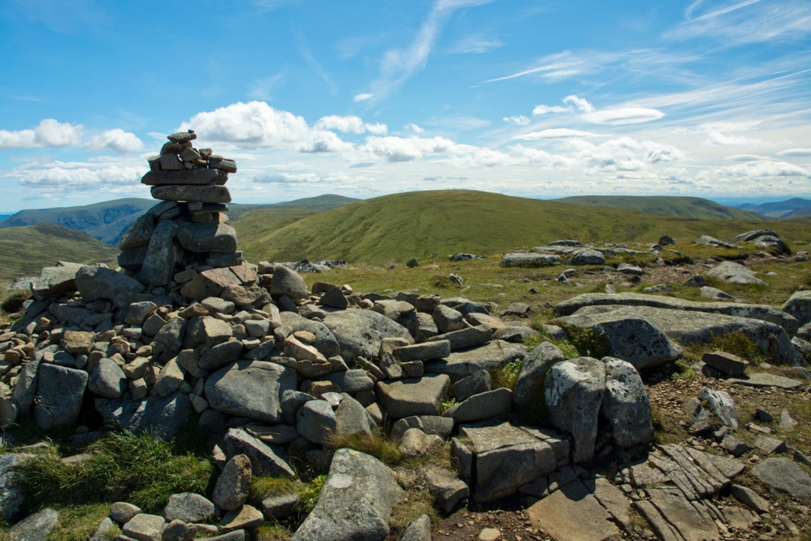 An image depicting the trail Tom Buidhe and its surrounding area.
