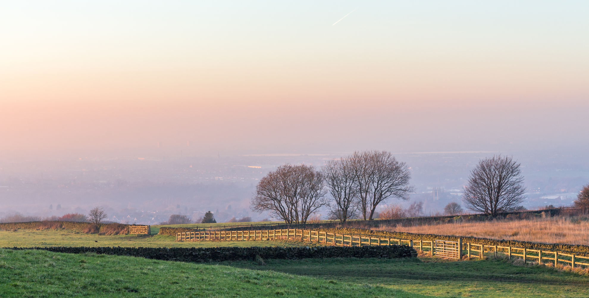 An image depicting the trail Cown Edge Way and its surrounding area.