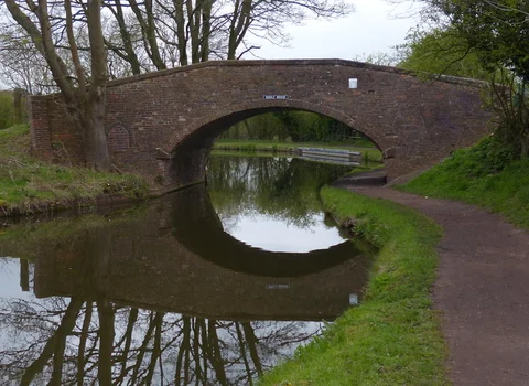 Stourton and Kinver along Staffordshire and Worcestershire Canal