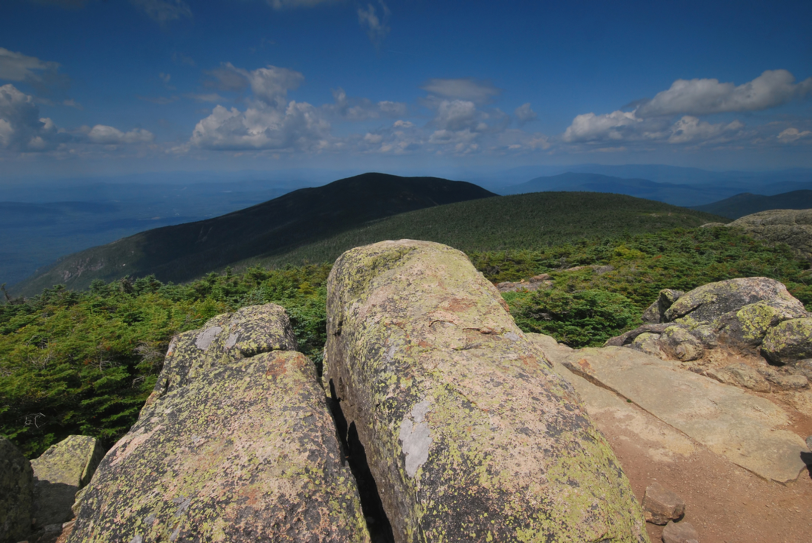 An image depicting the trail North to East Tripyramid Loop and its surrounding area.