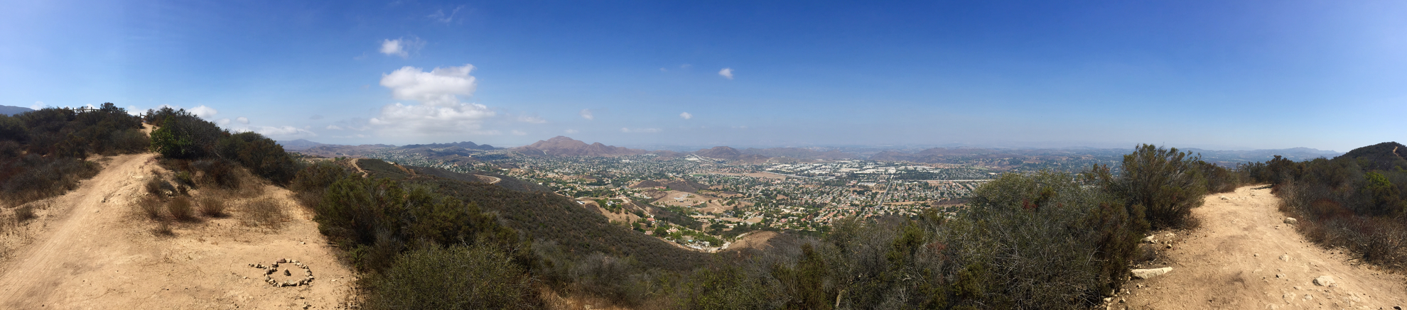 An image depicting the trail Rosewood and Los Robles Trail and its surrounding area.