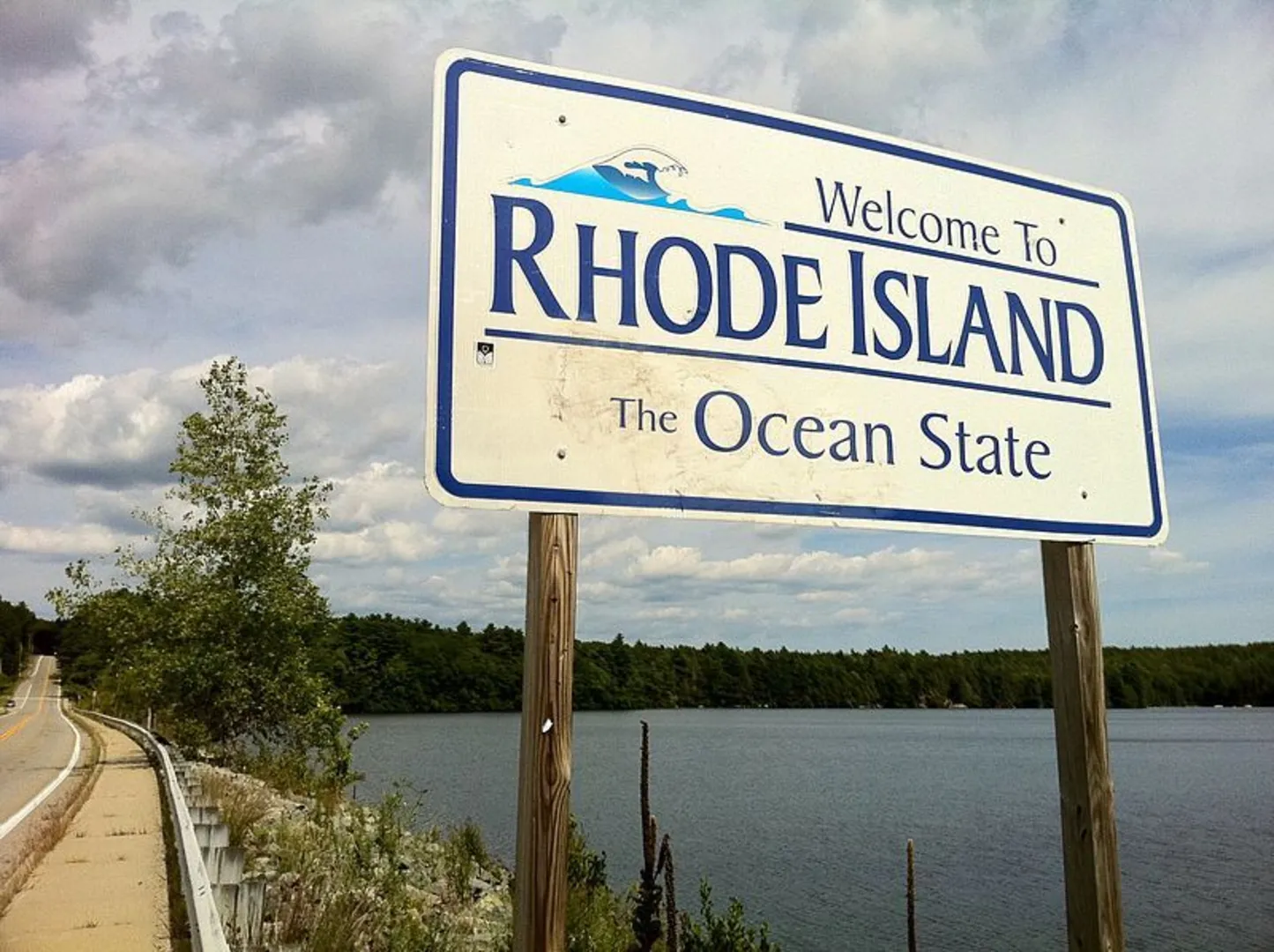 An image depicting the trail Beach Pond - Pachaug Trail and its surrounding area.