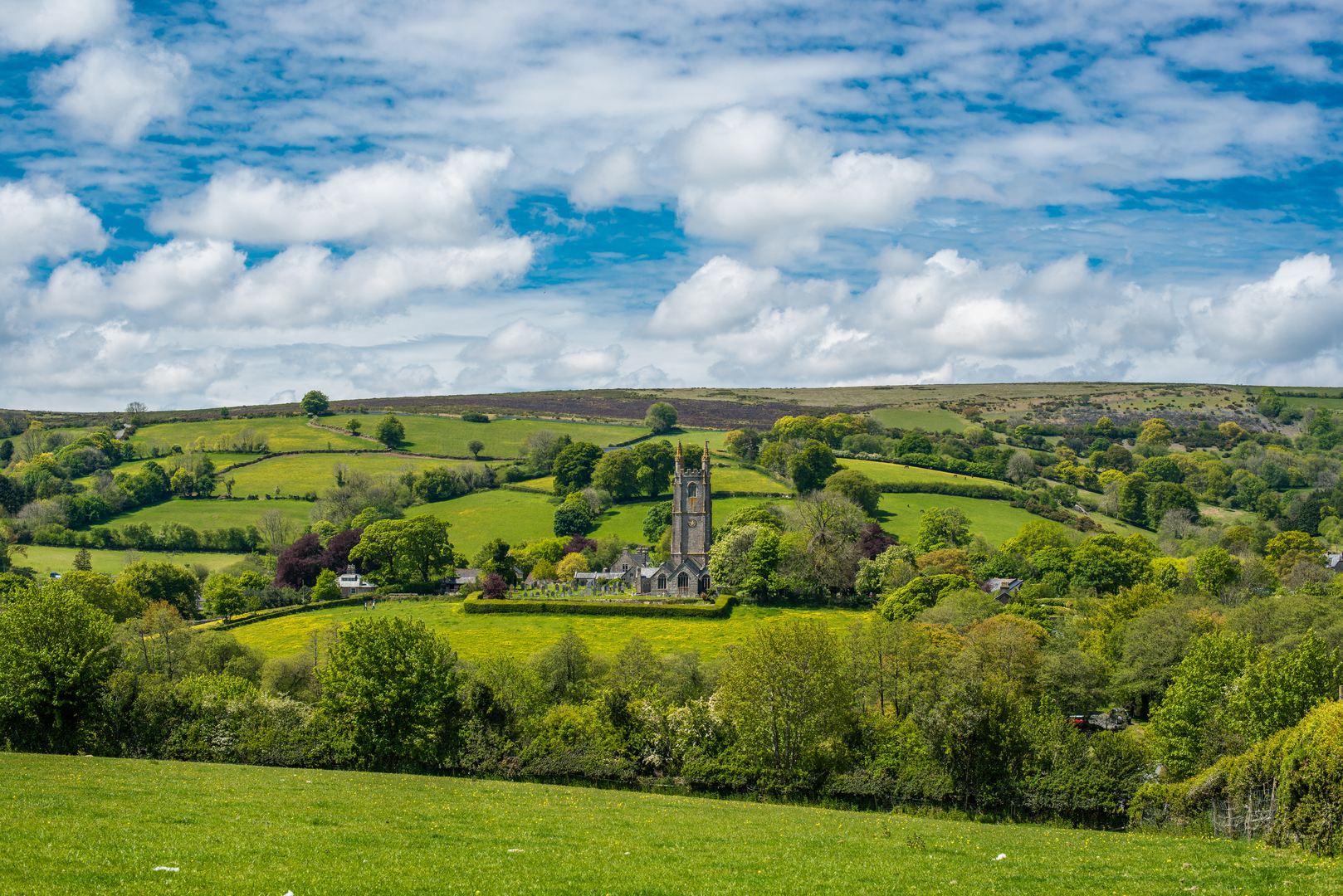 An image depicting the trail Hameldown to Honeybag Walk and its surrounding area.