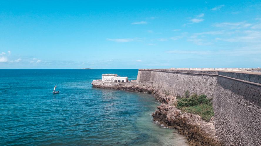 Fortes de São Sebastião via Forte da Greta and Garajau