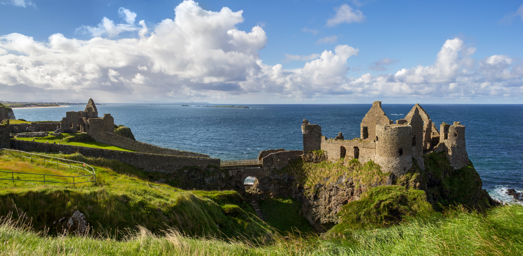 An image depicting the trail The Ireland Way® and its surrounding area.