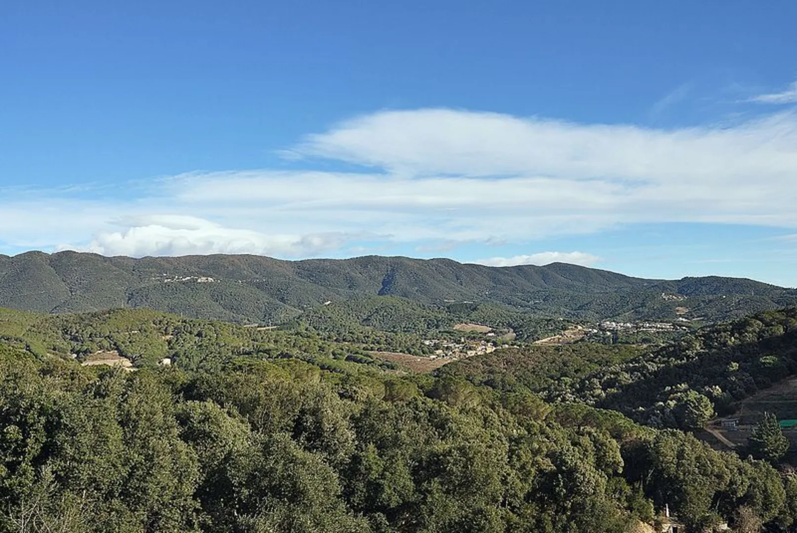 An image depicting the trail The Corridor Flat SL C 72 and its surrounding area.