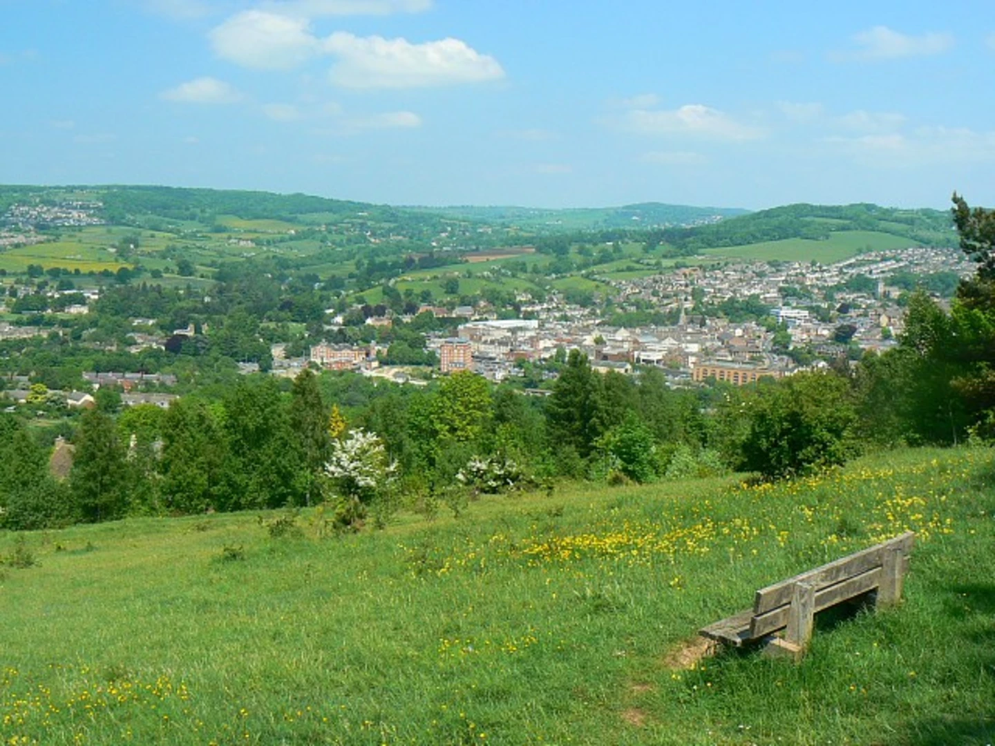 An image depicting the trail Rodborough Common and Bear Hill Loop and its surrounding area.