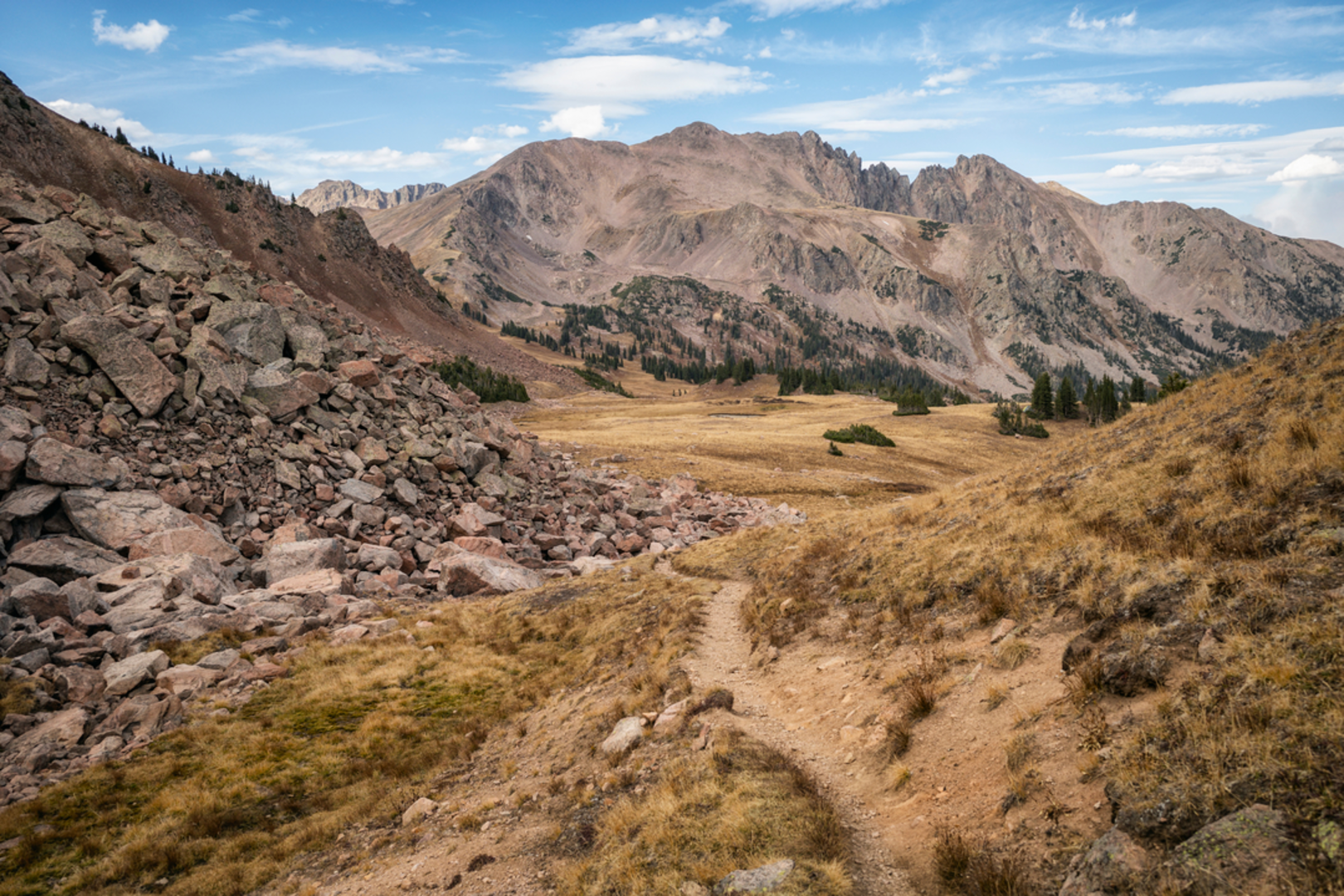 An image depicting the trail South Willow Creek Trail and its surrounding area.