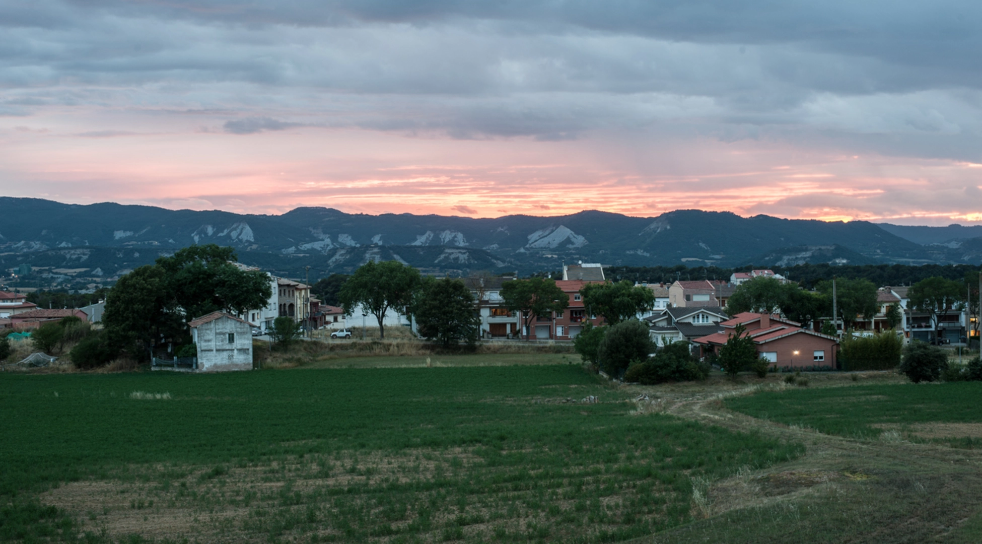 An image depicting the trail Taradell Trail PR C 42 and its surrounding area.
