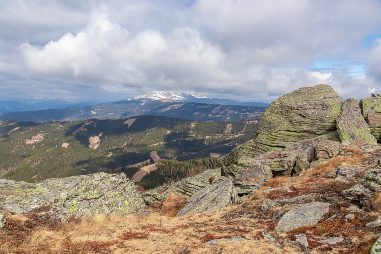 An image depicting the trail Salzstiegl to Speikkogel and its surrounding area.