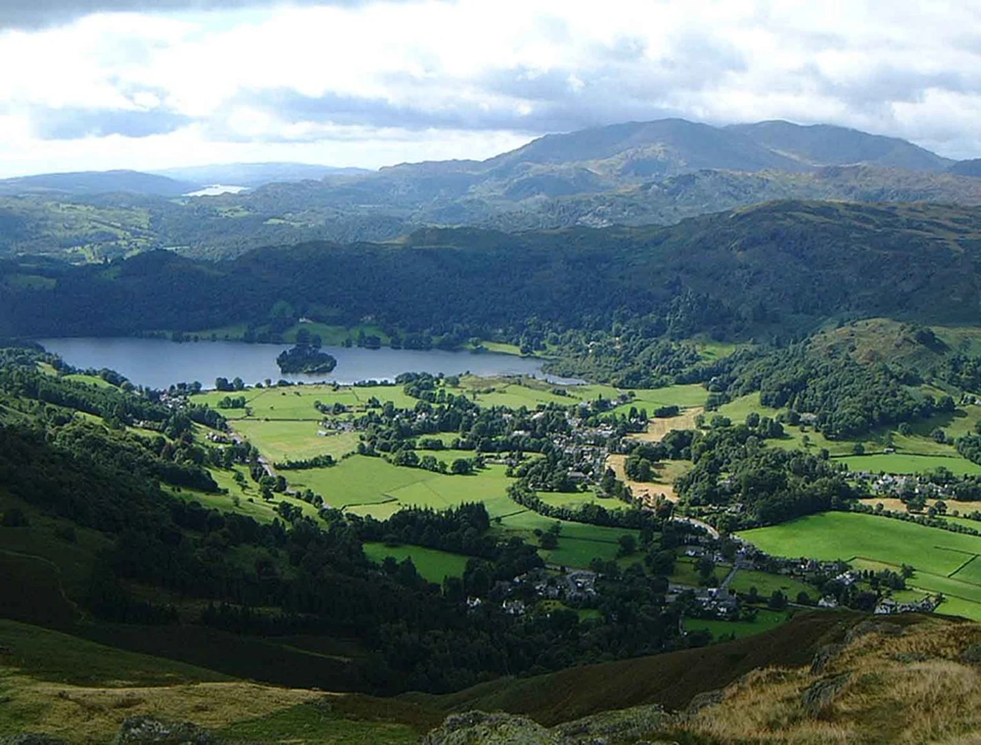 An image depicting the trail Silver How Loop - Grasmere and its surrounding area.