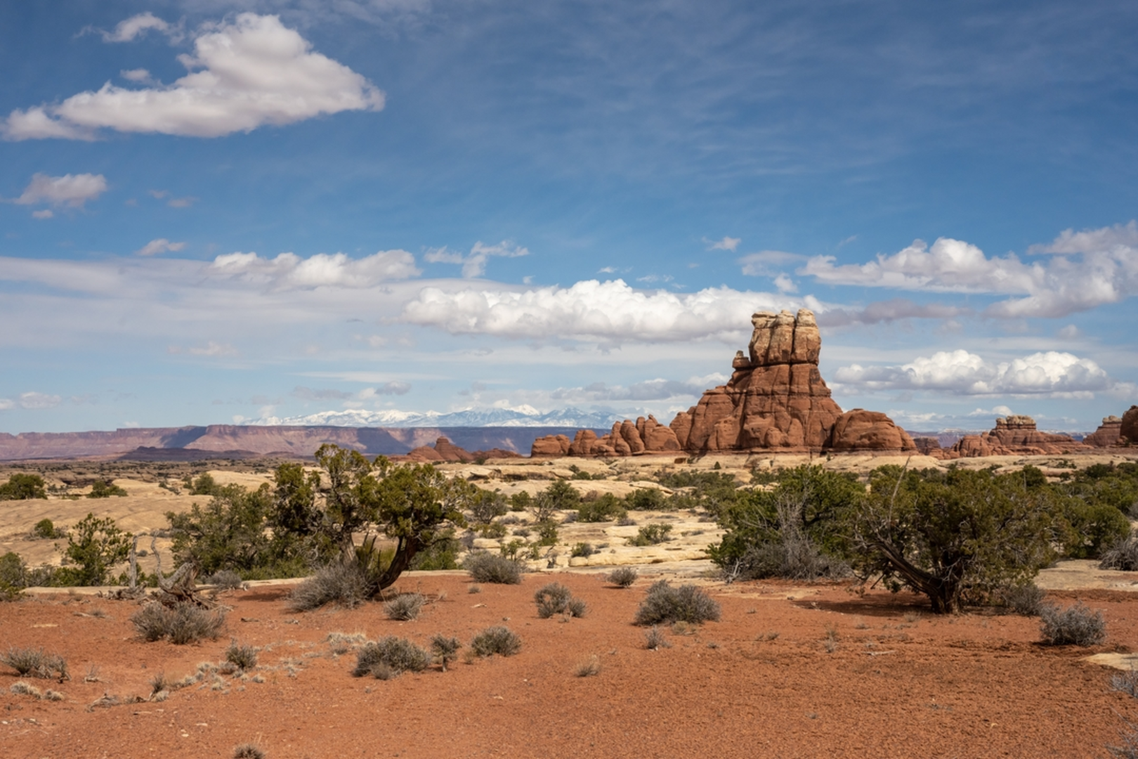 An image depicting the trail Devils Kitchen North Spur Trail and its surrounding area.