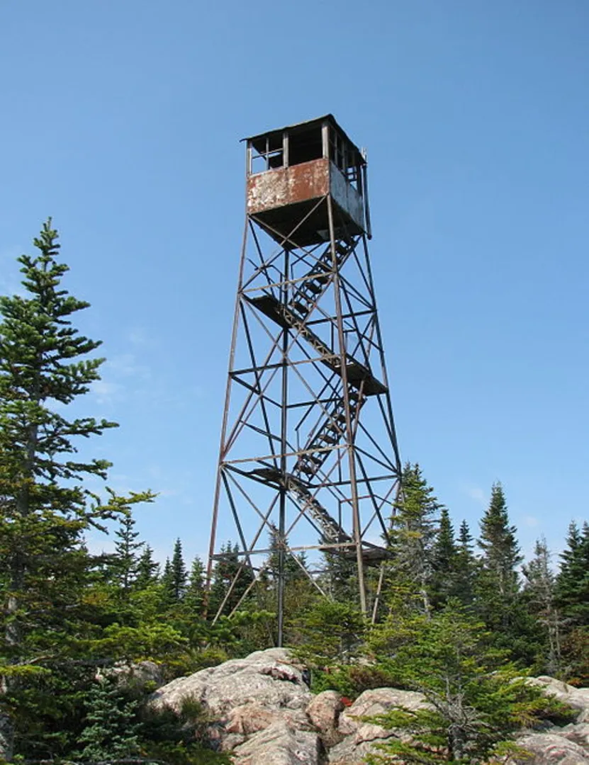 An image depicting the trail Loon Lake Mountain Trail and its surrounding area.