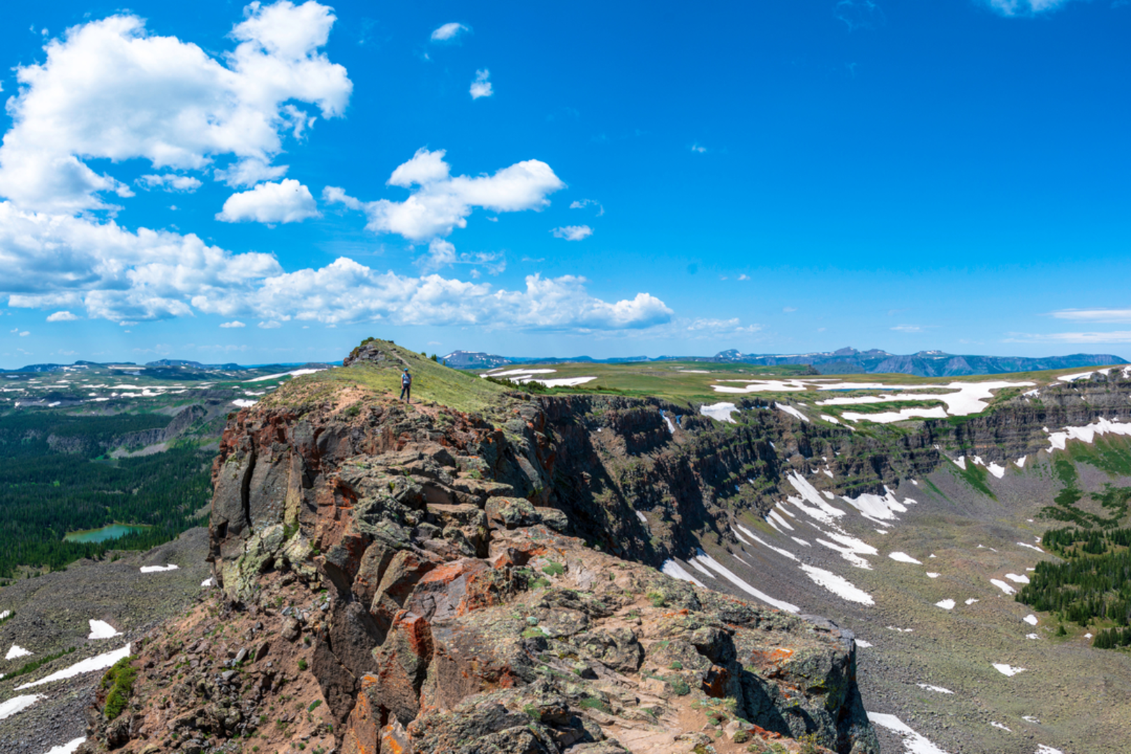 An image depicting the trail Devils Causeway Loop Trail and its surrounding area.