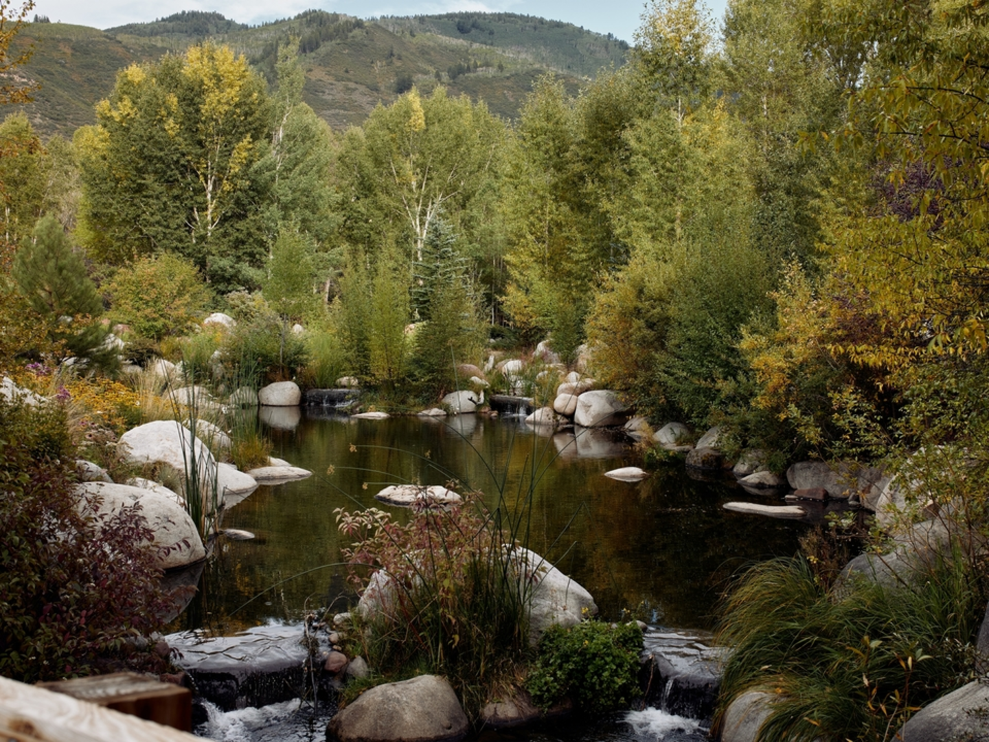 An image depicting the trail Hunter Creek Trail and its surrounding area.