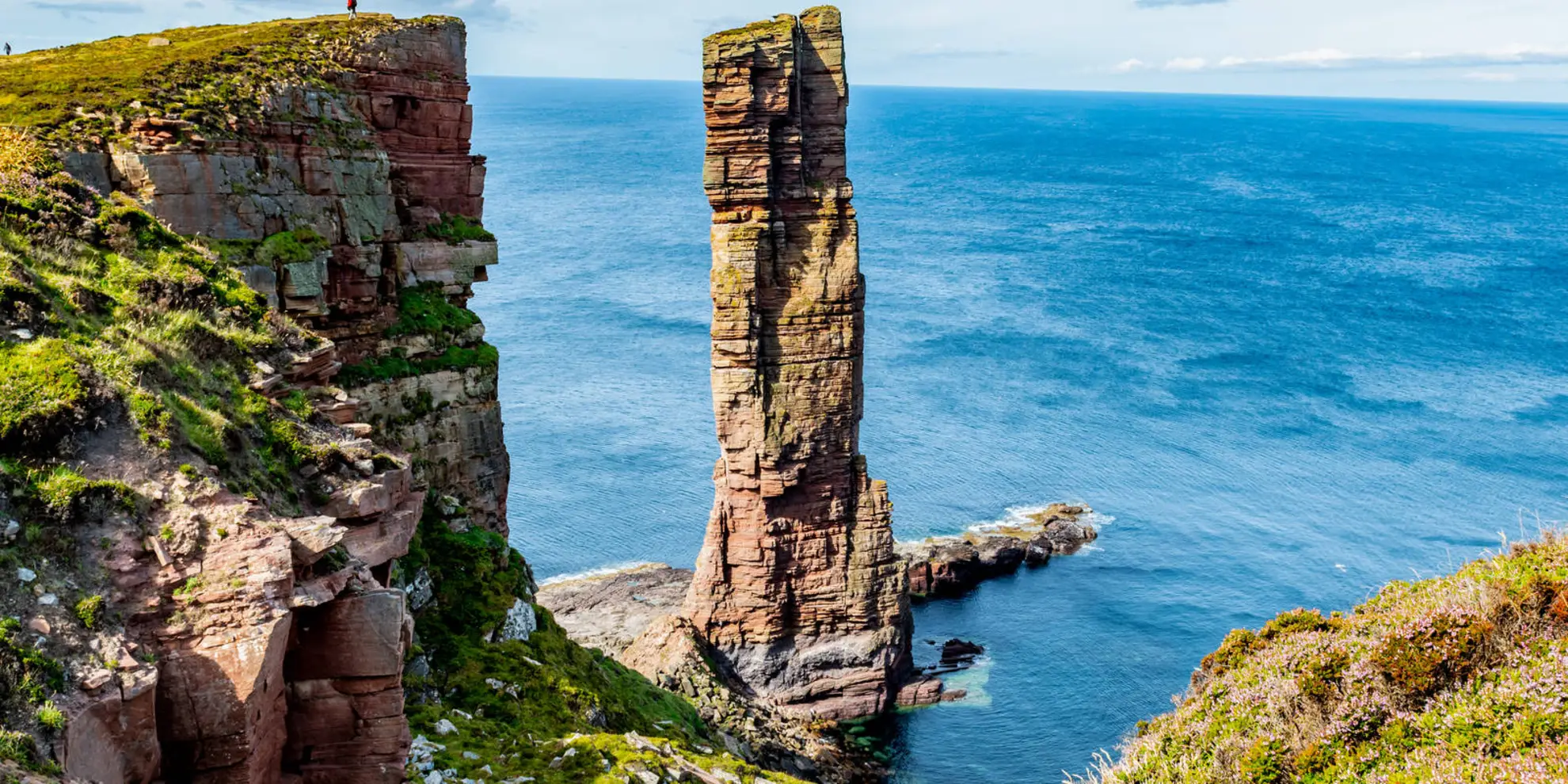 An image depicting the trail Rackwick - Old Man of Hoy and Cuilags and its surrounding area.