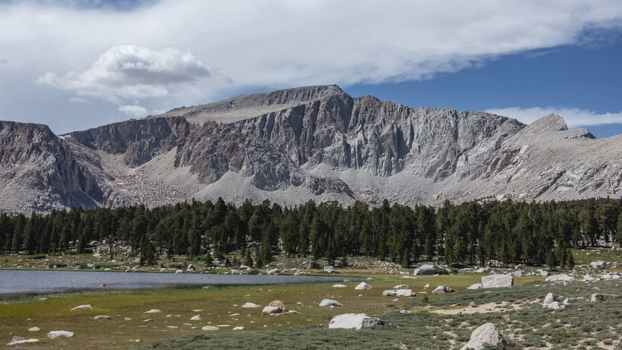 Cottonwood Pass, Army Pass and Cottonwood Lakes Loop Trail