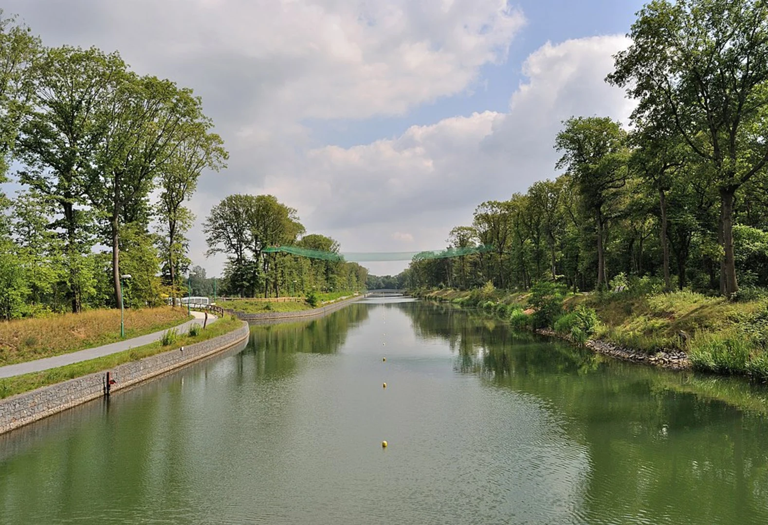 An image depicting the trail Bertasee, Barbarasee and Wedau Regatta Couse Loop and its surrounding area.