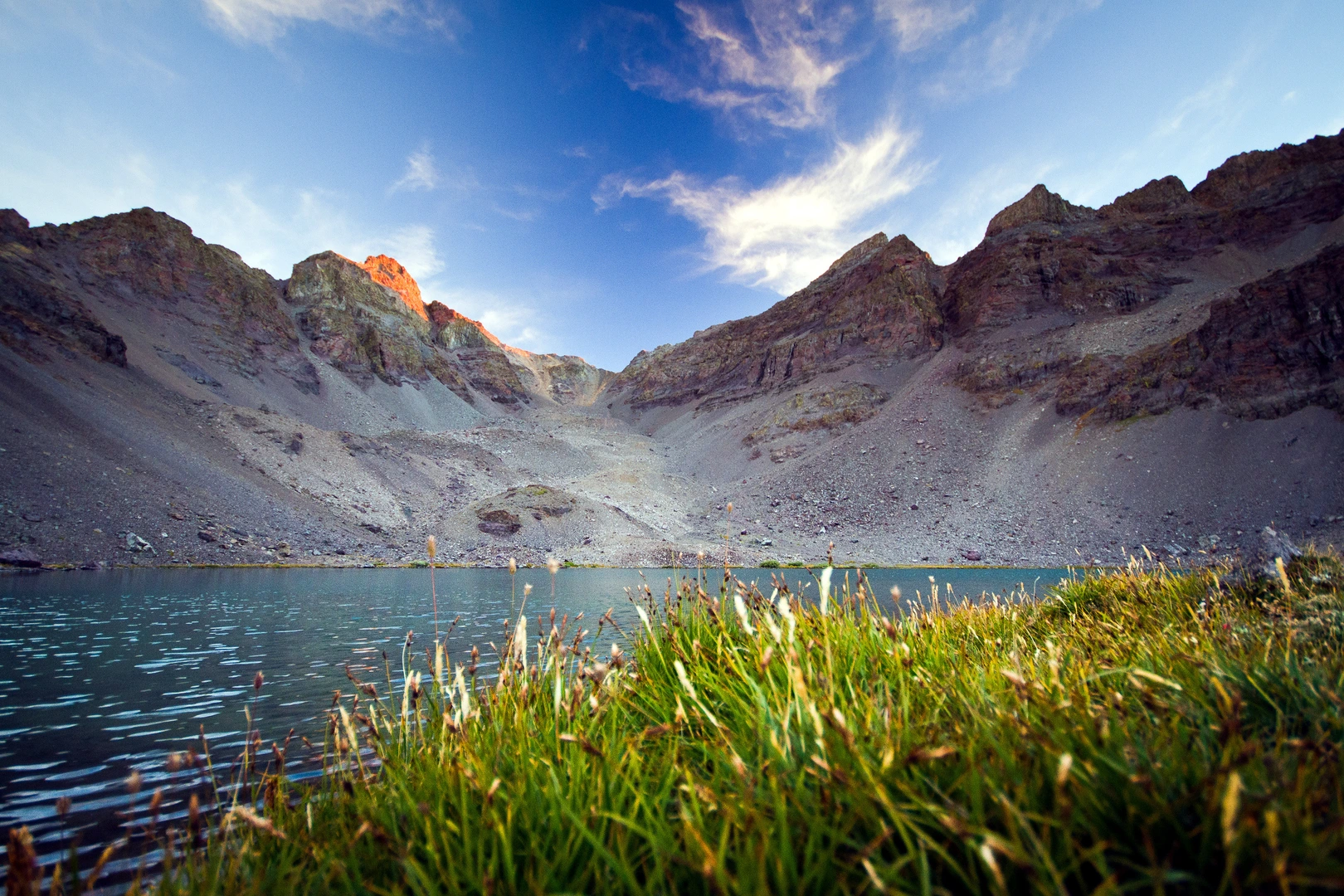An image depicting the trail Blue Canyon Lake and its surrounding area.