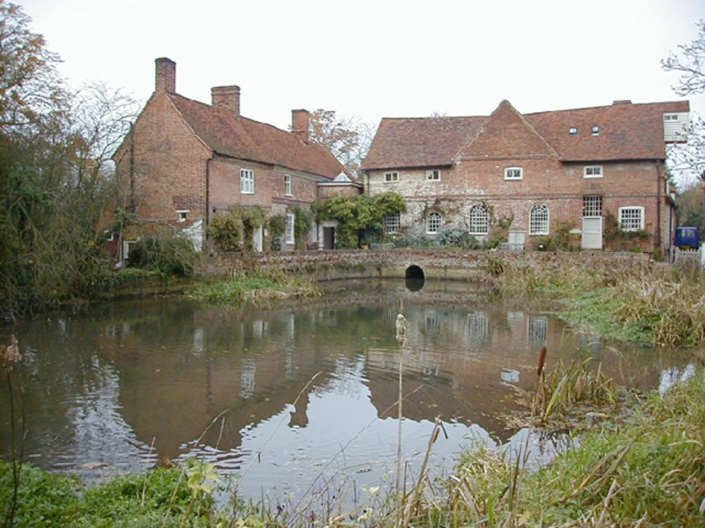 An image depicting the trail Flatford to Lowestoft Walk and its surrounding area.