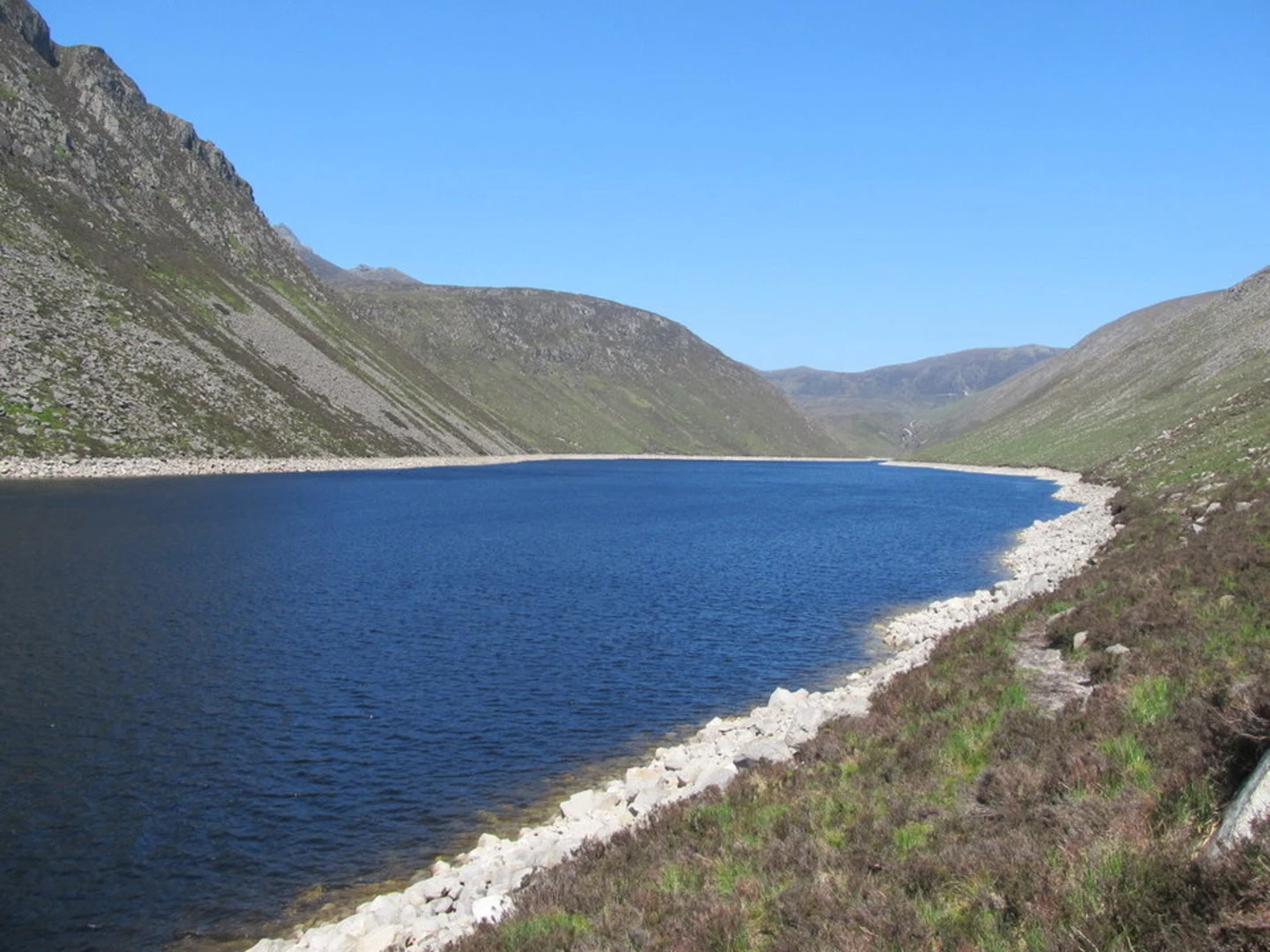 An image depicting the trail Binian Lough, Slieve Binnian and Slievelamagan Loop from Mullartown and its surrounding area.